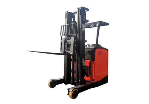 Reach ForkliftとWarehouse Forkliftの違いは何ですか？
